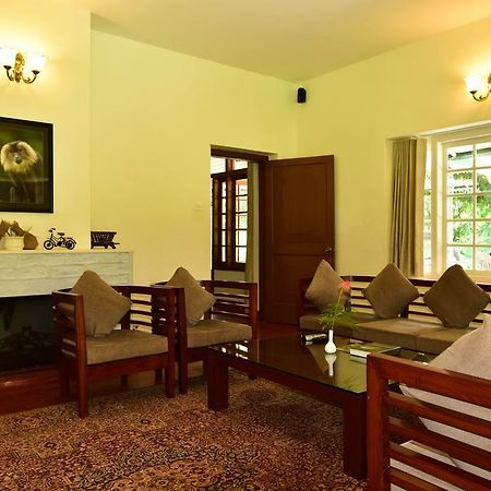 Monica Garden Bungalow Vālpārai Eksteriør bilde